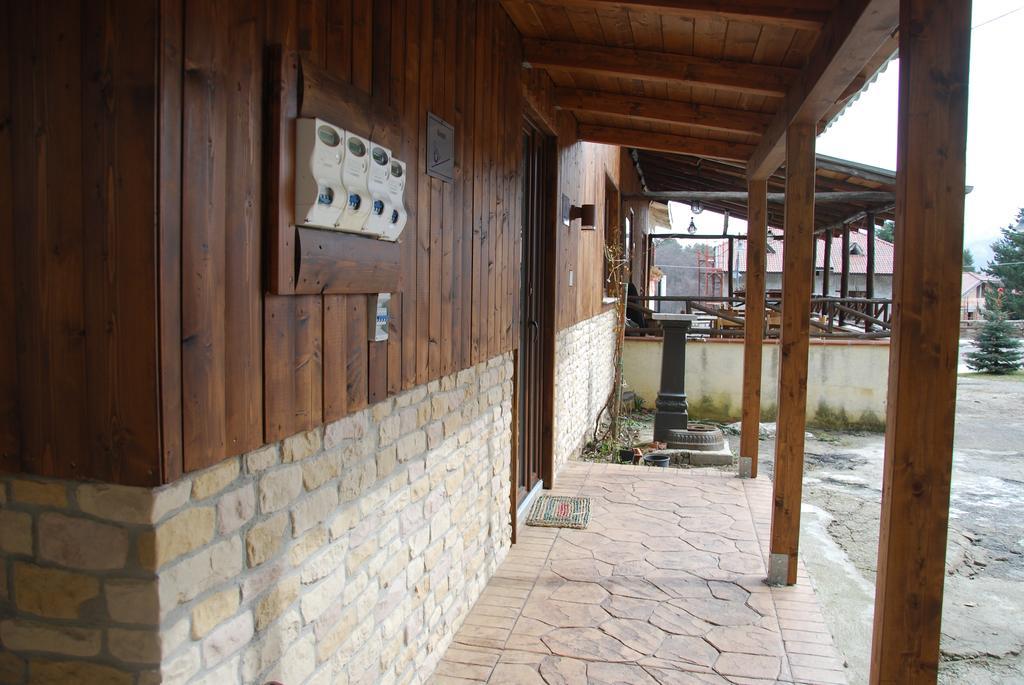 Guest House Caracas Lorica Eksteriør bilde